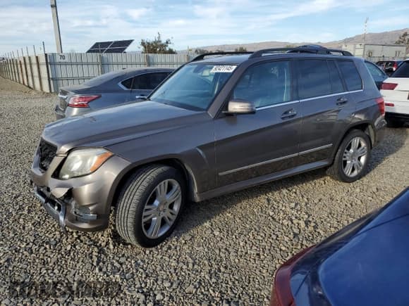 ✅ 2014 Mercedes-Benz GLK 350 • VIN: WDCGG5HB4EG269463 • Lot: 92421145. Listed on Copart with 140,962 mi. Free auction sales archive from the USA and detailed vehicle history report at DreamBid. Image 1.