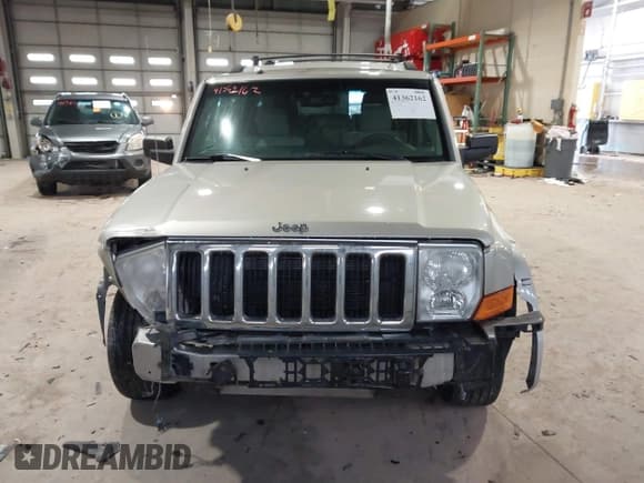 ✅ 2008 Jeep Commander Limited • VIN: 1J8HG58228C211303 • Lot: 41362162. Wystawiony na IAAI z przebiegiem 163 542 mil. Bezpłatny archiwum sprzedaży aukcyjnych z USA i szczegółowy raport historii pojazdu na DreamBid. Zdjęcie 12.