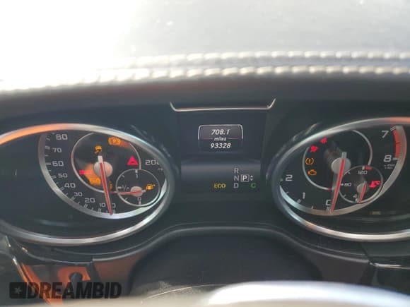 ✅ 2014 Mercedes-Benz M 63 AMG • VIN: 4JGDA7EB1EA296841 • Лот: 48392675. Опубликован ранее на Copart с пробегом 93 328 миль. Бесплатный доступ к архиву аукционных продаж из США и подробный отчёт об истории автомобиля на DreamBid. Изображение 9.