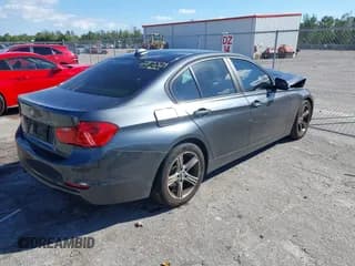 ✅ 2015 BMW 3 Series 328i • VIN: WBA3A5G53FNS84578 • Lot: 43720863. Wystawiony na IAAI z przebiegiem 79 950 mil. Bezpłatny archiwum sprzedaży aukcyjnych z USA i szczegółowy raport historii pojazdu na DreamBid. Zdjęcie 4.