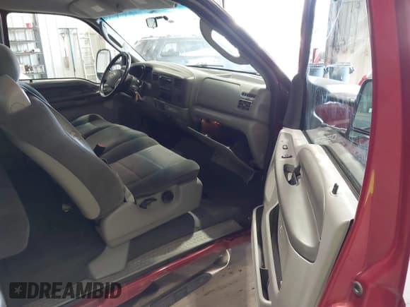 ✅ 2003 Ford F-250 XL • VIN: 1FTNX20FX3EA95563 • Lot: 42579039. Listed on IAAI with 195,815 mi. Free auction sales archive from the USA and detailed vehicle history report at DreamBid. Image 5.