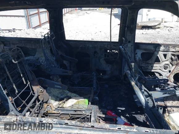 2007 Hyundai Entourage GLS z VIN KNDMC233076019746, wystawiony jako IAAI lot #41783040 z przebiegiem Nie podano mil oraz . Historia ofert i sprzedaży dostępna na DreamBid. Obrazek 8.