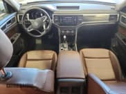 ✅ 2023 Volkswagen Atlas SE • VIN: 1V2KP2CA9PC509919 • Lot: 80564535. Wystawiony na Copart z przebiegiem 51 997 mil. Bezpłatny archiwum sprzedaży aukcyjnych z USA i szczegółowy raport historii pojazdu na DreamBid. Zdjęcie 8.