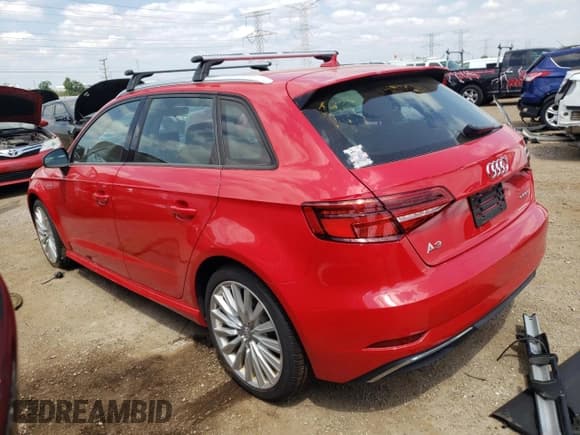 ✅ 2017 Audi A3 e-tron Sportback Premium • VIN: WAUUPBFF0HA034639 • Lot: 68913895. Wystawiony na Copart z przebiegiem 110 911 mil. Bezpłatny archiwum sprzedaży aukcyjnych z USA i szczegółowy raport historii pojazdu na DreamBid. Zdjęcie 2.