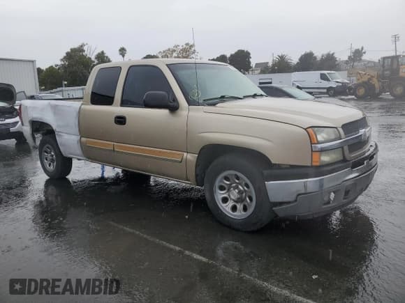 ✅ 2005 Chevrolet Silverado 1500 LS • VIN: 1GCEC19VX5Z125236 • Лот: 80233824. Опубликован ранее на Copart с пробегом 176 814 миль. Бесплатный доступ к архиву аукционных продаж из США и подробный отчёт об истории автомобиля на DreamBid. Изображение 4.