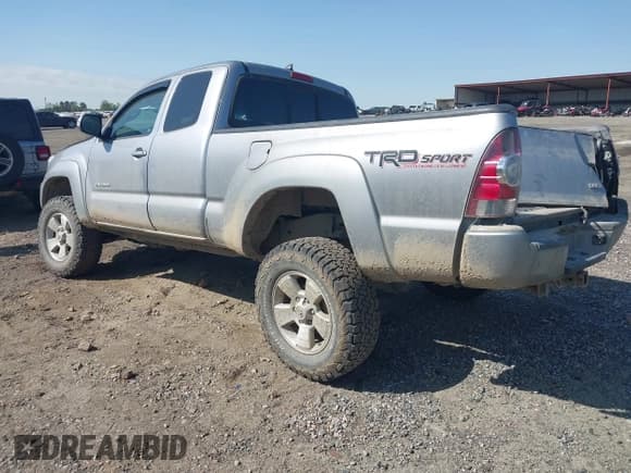 ✅ 2015 Toyota Tacoma • VIN: 5TFUU4EN0FX147811 • Лот: 41911765. Опубликован ранее на IAAI с пробегом 64 294 миль. Бесплатный доступ к архиву аукционных продаж из США и подробный отчёт об истории автомобиля на DreamBid. Изображение 3.