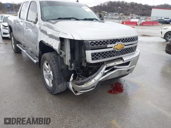 ✅ 2014 Chevrolet Silverado 2500HD LT • VIN: 1GC1KXC84EF139965 • Lot: 41466930. Listed on IAAI with 206,748 mi. Free auction sales archive from the USA and detailed vehicle history report at DreamBid. Image 6.