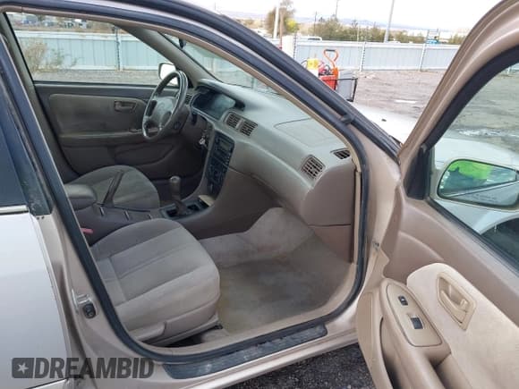 ✅ 2001 Toyota Camry LE • VIN: 4T1BG22K71U119538 • Lot: 43727838. Wystawiony na IAAI z przebiegiem 228 510 mil. Bezpłatny archiwum sprzedaży aukcyjnych z USA i szczegółowy raport historii pojazdu na DreamBid. Zdjęcie 5.