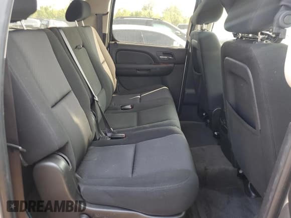 ✅ 2010 Chevrolet Suburban LS • VIN: 1GNUCHE08AR188822 • Lot: 70681704. Wystawiony na Copart z przebiegiem 161 596 mil. Bezpłatny archiwum sprzedaży aukcyjnych z USA i szczegółowy raport historii pojazdu na DreamBid. Zdjęcie 11.