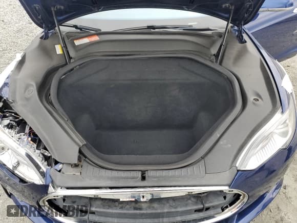 ✅ 2015 Tesla Model S 85D • VIN: 5YJSA1S26FF090047 • Лот: 84451495. Опубликован ранее на Copart с пробегом 128 047 миль. Бесплатный доступ к архиву аукционных продаж из США и подробный отчёт об истории автомобиля на DreamBid. Изображение 11.