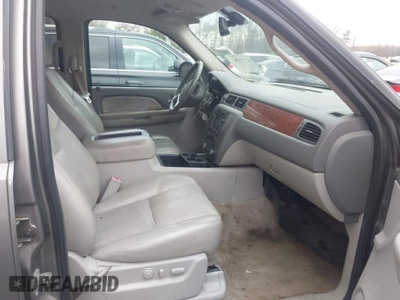 ✅ 2007 GMC Yukon SLT • VIN: 1GKFK13077R223457 • Lot: 43755761. Wystawiony na IAAI z przebiegiem Nie podano. Bezpłatny archiwum sprzedaży aukcyjnych z USA i szczegółowy raport historii pojazdu na DreamBid. Zdjęcie 5.