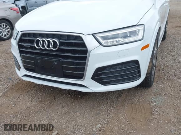 ✅ 2017 Audi Q3 Prestige • VIN: WA1GCCFS6HR001364 • Lot: 42120140. Listed on IAAI with 99,170 mi. Free auction sales archive from the USA and detailed vehicle history report at DreamBid. Image 6.