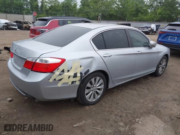 ✅ 2013 Honda Accord EX • VIN: 1HGCR2F78DA032621 • Lot: 42372786. Wystawiony na IAAI z przebiegiem 260 396 mil. Bezpłatny archiwum sprzedaży aukcyjnych z USA i szczegółowy raport historii pojazdu na DreamBid. Zdjęcie 4.