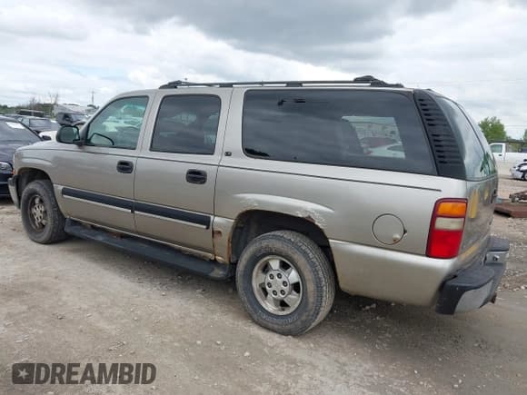 ✅ 2001 Chevrolet Suburban LS • VIN: 3GNFK16T81G225752 • Лот: 43053280. Опубликован ранее на IAAI с пробегом 140 604 миль. Бесплатный доступ к архиву аукционных продаж из США и подробный отчёт об истории автомобиля на DreamBid. Изображение 3.