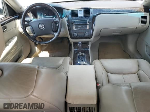 ✅ 2008 Cadillac DTS 1SA • VIN: 1G6KD57Y88U102112 • Lot: 63533885. Listed on Copart with 190,489 mi. Free auction sales archive from the USA and detailed vehicle history report at DreamBid. Image 8.