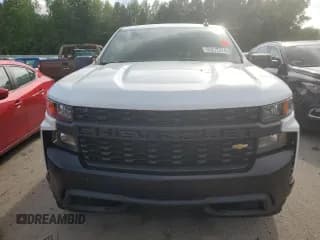 ✅ 2020 Chevrolet Silverado 1500 Work Truck • VIN: 1GCRYAEH2LZ357443 • Lot: 55272974. Wystawiony na Copart z przebiegiem 69 419 mil. Bezpłatny archiwum sprzedaży aukcyjnych z USA i szczegółowy raport historii pojazdu na DreamBid. Zdjęcie 5.