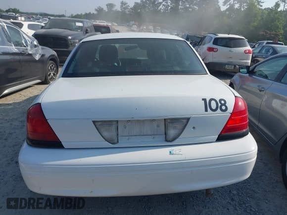 ✅ 2011 Ford Police Interceptor • VIN: 2FABP7BV0BX135141 • Lot: 42571904. Wystawiony na IAAI z przebiegiem Nie podano. Bezpłatny archiwum sprzedaży aukcyjnych z USA i szczegółowy raport historii pojazdu na DreamBid. Zdjęcie 16.