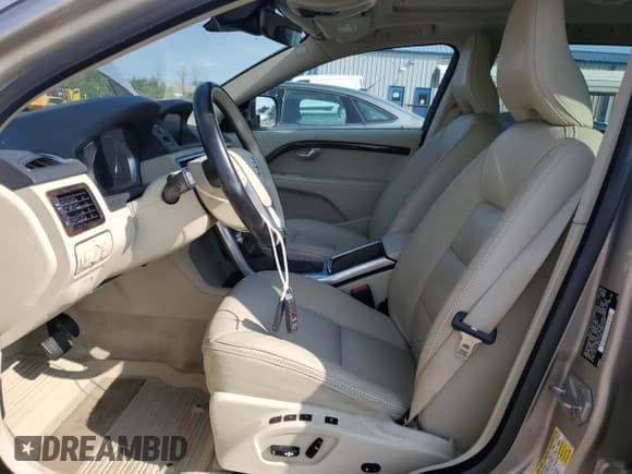 ✅ 2015 Volvo XC70 T6 • VIN: YV4902NK6F1230378 • Lot: 65096735. Listed on Copart with 73,823 mi. Free auction sales archive from the USA and detailed vehicle history report at DreamBid. Image 7.