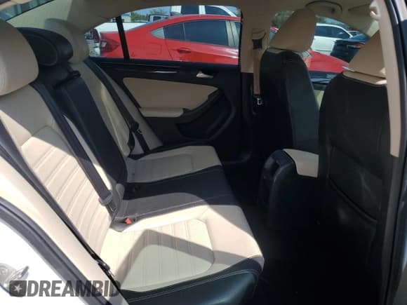 ✅ 2017 Volkswagen Jetta SEL • VIN: 3VWL17AJ5HM297136 • Lot: 81033125. Listed on Copart with 90,695 mi. Free auction sales archive from the USA and detailed vehicle history report at DreamBid. Image 10.