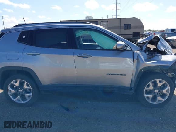 ✅ 2019 Jeep Compass Limited • VIN: 3C4NJDCBXKT620898 • Lot: 43104287. Listed on IAAI with 78,385 mi. Free auction sales archive from the USA and detailed vehicle history report at DreamBid. Image 14.