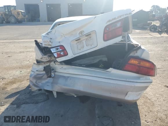 ✅ 1998 Toyota Avalon XL • VIN: 4T1BF18B9WU285264 • Lot: 80324025. Listed on Copart with 321,316 mi. Free auction sales archive from the USA and detailed vehicle history report at DreamBid. Image 6.