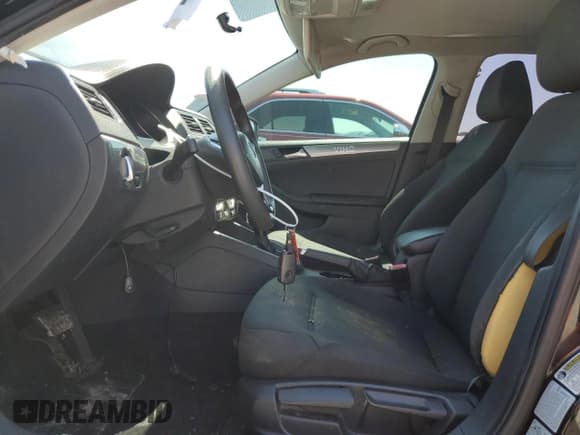 ✅ 2015 Volkswagen Jetta SE • VIN: 3VWD07AJ0FM414285 • Lot: 51930645. Listed on Copart with 136,618 mi. Free auction sales archive from the USA and detailed vehicle history report at DreamBid. Image 7.