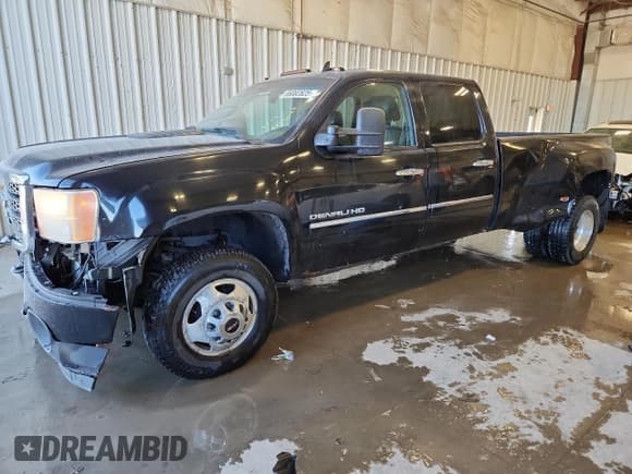 ✅ 2012 GMC Sierra 3500HD Denali • VIN: 1GT426C81CF103770 • Лот: 86082825. Опубликован ранее на Copart с пробегом 483 011 миль. Бесплатный доступ к архиву аукционных продаж из США и подробный отчёт об истории автомобиля на DreamBid. Изображение 1.