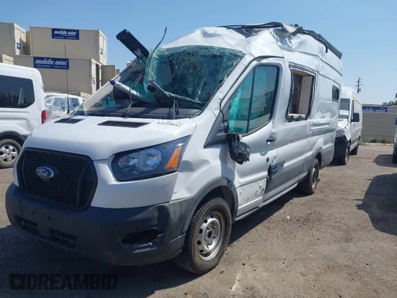 ✅ 2021 Ford Transit Cargo • VIN: 1FTBR3X87MKA58953 • Lot: 43199842. Wystawiony na IAAI z przebiegiem 44 360 mil. Bezpłatny archiwum sprzedaży aukcyjnych z USA i szczegółowy raport historii pojazdu na DreamBid. Zdjęcie 22.