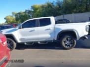 ✅ 2024 GMC Canyon 4WD AT4 • VIN: 1GTP6DEK1R1144016 • Lot: 43282257. Listed on IAAI with 18,298 mi. Free auction sales archive from the USA and detailed vehicle history report at DreamBid. Image 14.