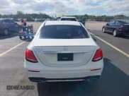 ✅ 2020 Mercedes-Benz E 350 • VIN: W1KZF8DB3LA762131 • Lot: 43579577. Listed on IAAI with 33,437 mi. Free auction sales archive from the USA and detailed vehicle history report at DreamBid. Image 17.