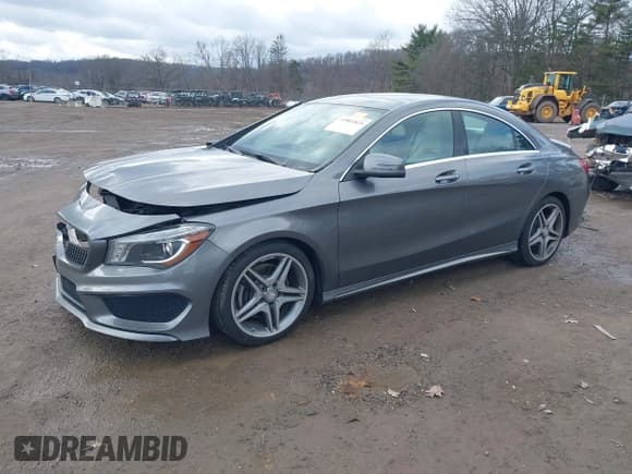 ✅ 2014 Mercedes-Benz CLA 250 • VIN: WDDSJ4GB5EN152537 • Lot: 43803835. Wystawiony na IAAI z przebiegiem 92 875 mil. Bezpłatny archiwum sprzedaży aukcyjnych z USA i szczegółowy raport historii pojazdu na DreamBid. Zdjęcie 18.