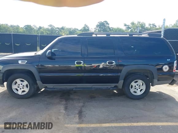 ✅ 2001 Chevrolet Suburban LS • VIN: 3GNFK16T31G259260 • Лот: 42525896. Опубликован ранее на IAAI с пробегом 272 052 миль. Бесплатный доступ к архиву аукционных продаж из США и подробный отчёт об истории автомобиля на DreamBid. Изображение 14.