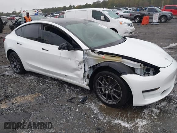 ✅ 2021 Tesla Model 3 Standard Range Plus • VIN: 5YJ3E1EA2MF913341 • Lot: 43536920. Wystawiony na IAAI z przebiegiem 72 959 mil. Bezpłatny archiwum sprzedaży aukcyjnych z USA i szczegółowy raport historii pojazdu na DreamBid. Zdjęcie 1.