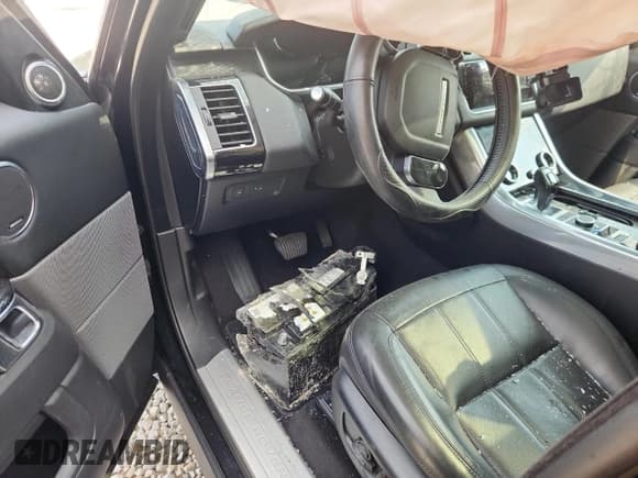 ✅ 2019 Land Rover Range Rover Sport HSE • VIN: SALWR2RV4KA852156 • Lot: 71552585. Listed on Copart with 97,906 mi. Free auction sales archive from the USA and detailed vehicle history report at DreamBid. Image 8.