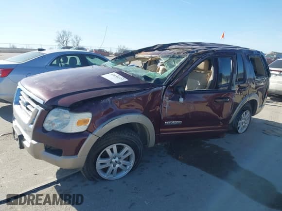 ✅ 2006 Ford Explorer Eddie Bauer • VIN: 1FMEU74E56UA44775 • Лот: 43635372. Опубликован ранее на IAAI с пробегом 298 368 миль. Бесплатный доступ к архиву аукционных продаж из США и подробный отчёт об истории автомобиля на DreamBid. Изображение 16.