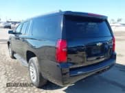 ✅ 2020 Chevrolet Suburban LT • VIN: 1GNSCHKC8LR117497 • Lot: 43092124. Wystawiony na IAAI z przebiegiem 59 482 mil. Bezpłatny archiwum sprzedaży aukcyjnych z USA i szczegółowy raport historii pojazdu na DreamBid. Zdjęcie 3.