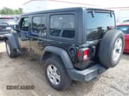 ✅ 2023 Jeep Wrangler Sport S • VIN: 1C4HJXDN6PW599895 • Lot: 42242107. Wystawiony na IAAI z przebiegiem 53 980 mil. Bezpłatny archiwum sprzedaży aukcyjnych z USA i szczegółowy raport historii pojazdu na DreamBid. Zdjęcie 3.