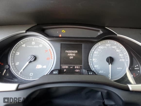 ✅ 2012 Audi S4 Premium Plus • VIN: WAUBGAFL1CA105668 • Lot: 65464805. Wystawiony na Copart z przebiegiem 123 781 mil. Bezpłatny archiwum sprzedaży aukcyjnych z USA i szczegółowy raport historii pojazdu na DreamBid. Zdjęcie 9.