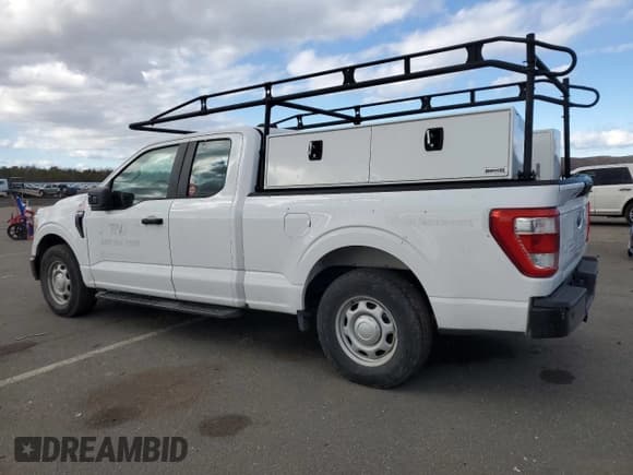 ✅ 2022 Ford F-150 XL • VIN: 1FTEX1CP2NKD42660 • Lot: 46555265. Wystawiony na Copart z przebiegiem 74 897 mil. Bezpłatny archiwum sprzedaży aukcyjnych z USA i szczegółowy raport historii pojazdu na DreamBid. Zdjęcie 2.
