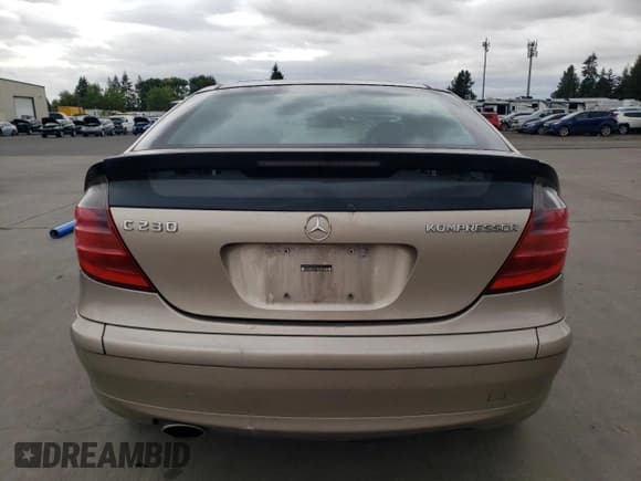 ✅ 2002 Mercedes-Benz C 230/260/280/320 • VIN: WDBRN47J82A350714 • Лот: 68960875. Опубликован ранее на Copart с пробегом 111 042 миль. Бесплатный доступ к архиву аукционных продаж из США и подробный отчёт об истории автомобиля на DreamBid. Изображение 6.