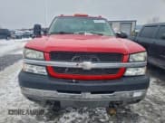 ✅ 2003 Chevrolet Silverado 2500HD LS • VIN: 1GCHK23U03F152448 • Lot: 94587575. Wystawiony na Copart z przebiegiem 100 626 mil. Bezpłatny archiwum sprzedaży aukcyjnych z USA i szczegółowy raport historii pojazdu na DreamBid. Zdjęcie 5.
