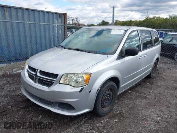 ✅ 2011 Dodge Grand Caravan Express • VIN: 2D4RN4DG5BR700387 • Lot: 43581862. Wystawiony na IAAI z przebiegiem 211 517 mil. Bezpłatny archiwum sprzedaży aukcyjnych z USA i szczegółowy raport historii pojazdu na DreamBid. Zdjęcie 6.