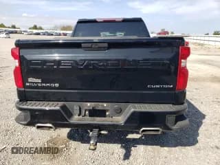 ✅ 2019 Chevrolet Silverado 1500 Custom Trail Boss • VIN: 3GCPYCEF4KG207110 • Lot: 71401624. Wystawiony na Copart z przebiegiem 79 921 mil. Bezpłatny archiwum sprzedaży aukcyjnych z USA i szczegółowy raport historii pojazdu na DreamBid. Zdjęcie 6.