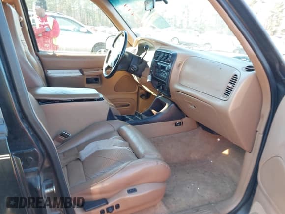 ✅ 1996 Ford Explorer XL • VIN: 1FMDU32XXTUA15079 • Lot: 41325714. Listed on IAAI with 146,639 mi. Free auction sales archive from the USA and detailed vehicle history report at DreamBid. Image 5.