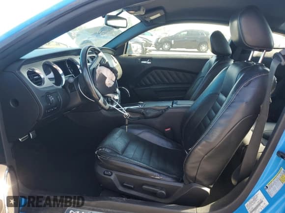 ✅ 2010 Ford Mustang V6 • VIN: 1ZVBP8AN9A5123746 • Lot: 82748525. Listed on Copart with 204,122 mi. Free auction sales archive from the USA and detailed vehicle history report at DreamBid. Image 7.