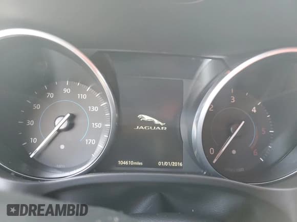 ✅ 2018 Jaguar F-Pace 20d Premium • VIN: SADCJ2FN6JA274165 • Lot: 80730305. Listed on Copart with 104,610 mi. Free auction sales archive from the USA and detailed vehicle history report at DreamBid. Image 9.