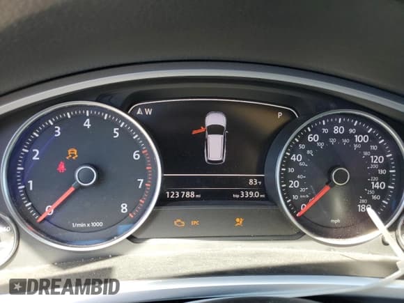 ✅ 2013 Volkswagen Touareg Lux • VIN: WVGEF9BP0DD001565 • Lot: 63070845. Listed on Copart with 123,788 mi. Free auction sales archive from the USA and detailed vehicle history report at DreamBid. Image 9.