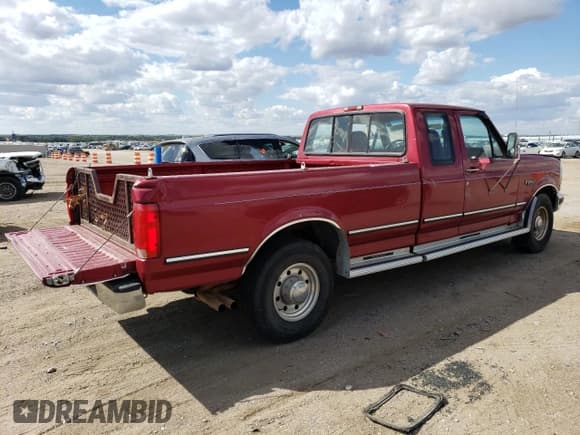 ✅ 1995 Ford F-250 • VIN: 1FTHX25G3SKA95726 • Lot: 71812654. Listed on Copart with 83,713 mi. Free auction sales archive from the USA and detailed vehicle history report at DreamBid. Image 3.