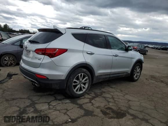✅ 2016 Hyundai Santa Fe Limited • VIN: 5XYZUDLAXGG358122 • Lot: 49885054. Wystawiony na Copart z przebiegiem 145 802 mil mil. Skorzystaj z bezpłatnego archiwum sprzedaży aukcyjnych z USA i zobacz szczegółowy raport historii pojazdu na DreamBid. Zdjęcie 3.