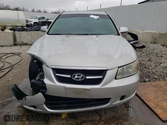 ✅ 2008 Hyundai Sonata SE • VIN: 5NPEU46F38H358088 • Лот: 80759784. Опубликован ранее на Copart с пробегом 180 214 миль. Бесплатный доступ к архиву аукционных продаж из США и подробный отчёт об истории автомобиля на DreamBid. Изображение 5.